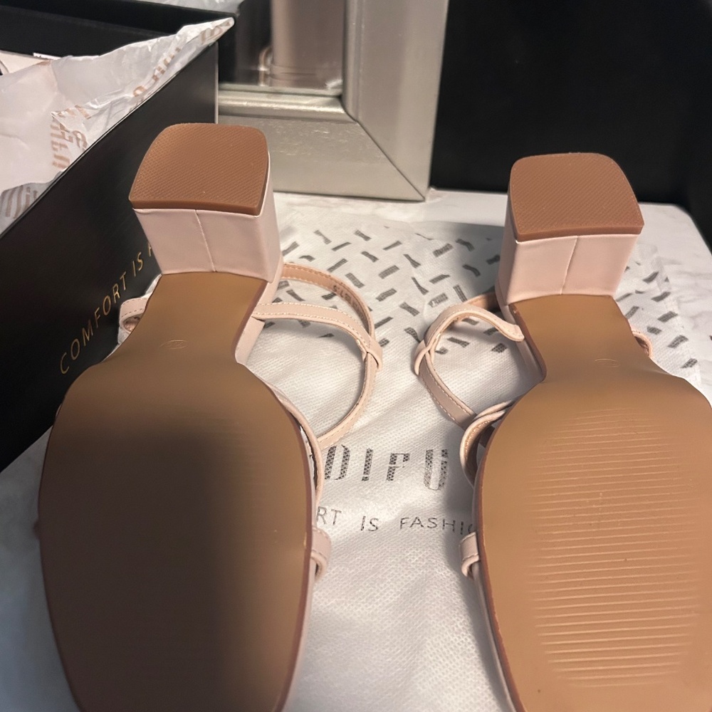 Strappy Chunky Block Square Toe Heels - Picture 3 of 3
